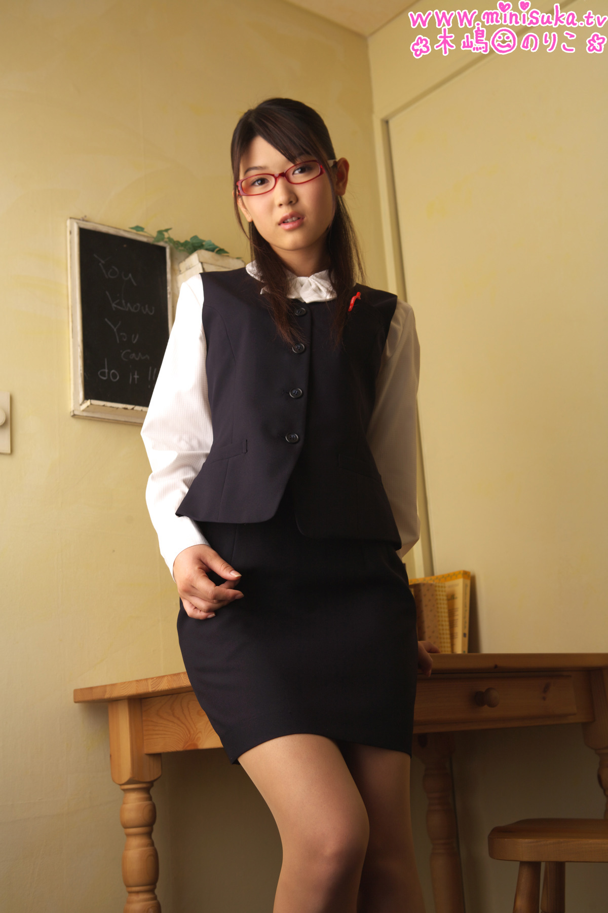 KIJIMA Noriko Minisuka. TV Japanese high school girl
